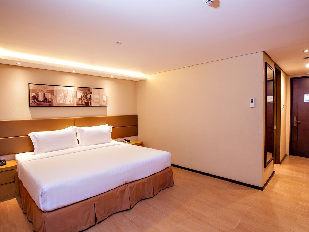 Jinjiang - Makati 3*